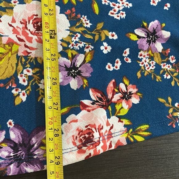 Torrid cold shoulder floral size 3XL long sleeve blouse - Picture 7 of 7